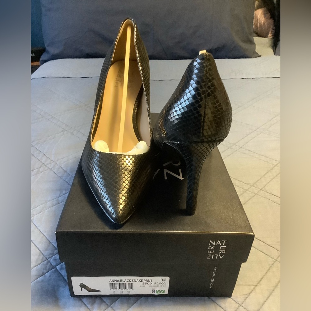 Naturalizer ~ Anna Black Snake Print Heels, 8W